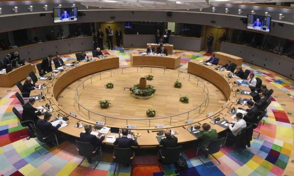 Eurogroup: 1 δισ. ευρώ σε εργαζόμενους και επιχειρήσεις